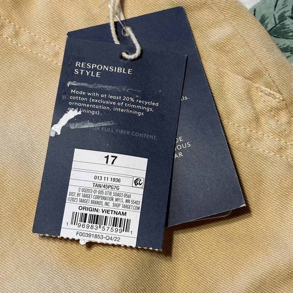 New Universal Thread Goods Co. High Rise Tan Shorts - Picture 5 of 5